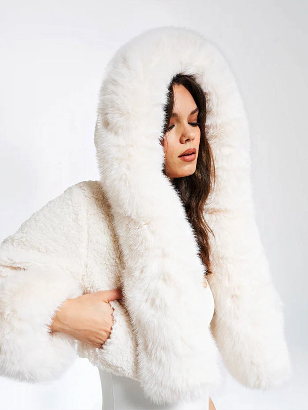 Soft Miss Circle Kali white oversized hood fur jacket