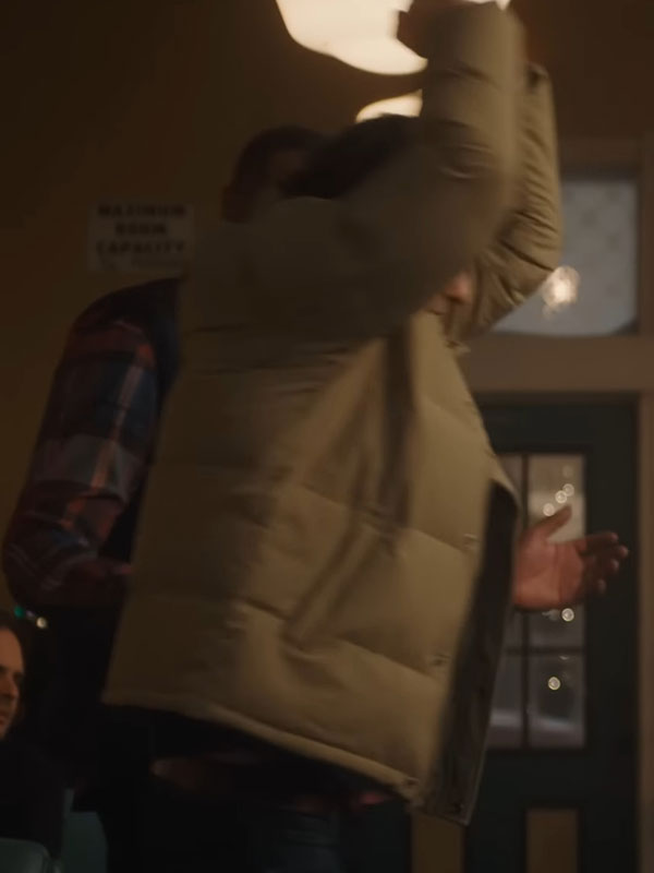 Spencer Gilpin Jumanji Open World beige puffer jacket side view indoor motion
