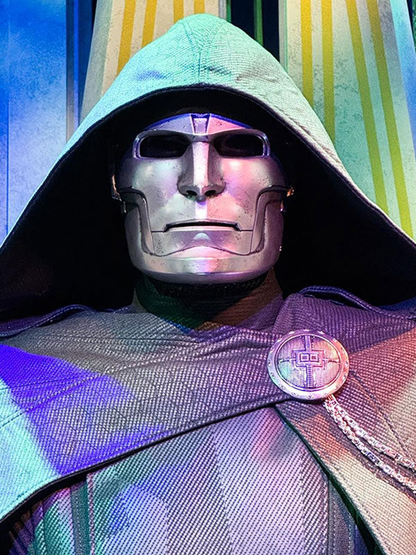 Doctor Doom Avengers Doomsday hooded cloak close up shoulder detail