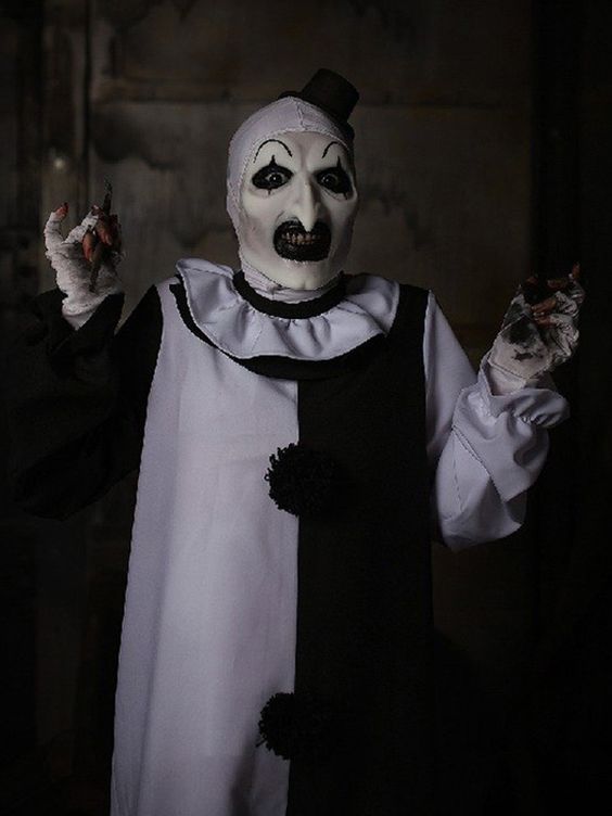 Terrifier 2 Art the Clown Costume