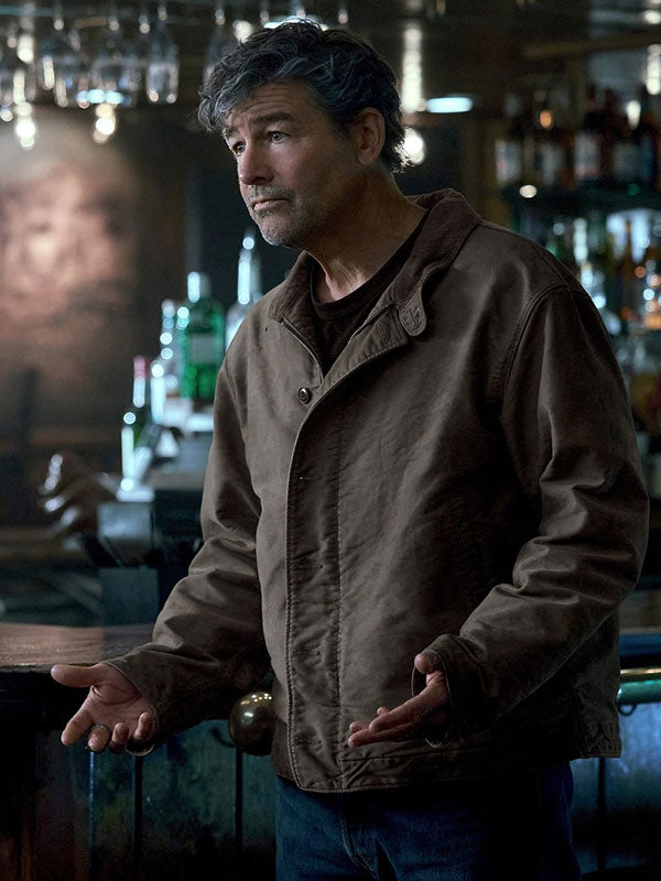 Lanterns Kyle Chandler jacket